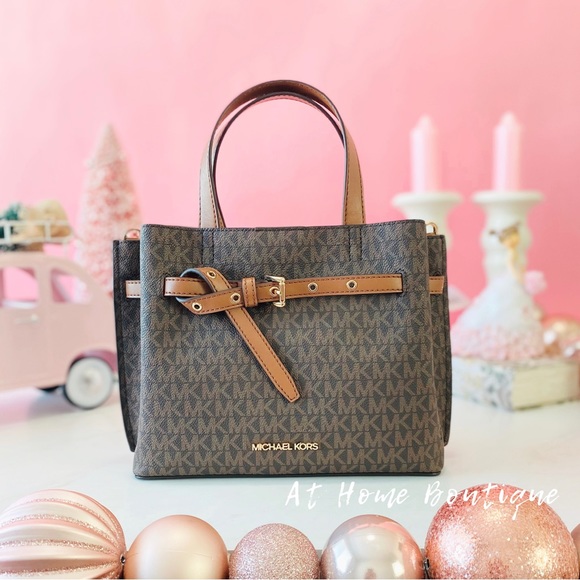 So good I had to share! Check out all the items I'm loving on <a href="/Poshmarkapp/">Poshmark</a> from <a href="/Coachbykabshop/">The KAB Shop</a> <a href="/cristalia05/">Marisela Guzman</a> #poshmark #fashion #style #shopmycloset #pinkvictoriassecret #laundrybyshellisegal #michaelkors: posh.mk/cgDMis0avBb