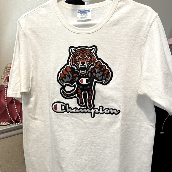 So good I had to share! Check out all the items I'm loving on <a href="/Poshmarkapp/">Poshmark</a> #poshmark #fashion #style #shopmycloset #handmade #champion: posh.mk/8WHPMx0avBb