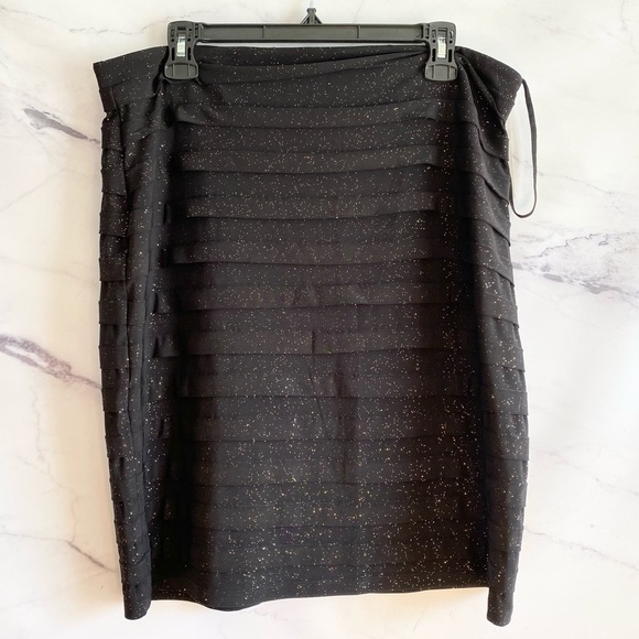 2chicksandacam2's tweet photo. So good I had to share! Check out all the items I'm loving on @Poshmarkapp from @CarinLee323 #poshmark #fashion #style #shopmycloset #aastudio: https://t.co/uOBzwGqzM0 https://t.co/gnwORlYCRe