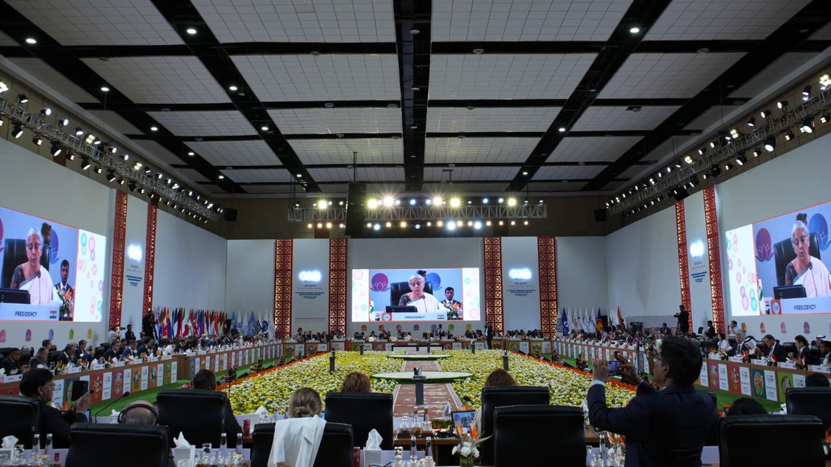 DrTedros's tweet image. The global economy &amp;amp; global health are inextricably linked. This morning, I urged @g20org Finance Ministers &amp;amp; Central Bank Governors to:
1. prioritize the #G20 Joint Finance &amp;amp; Health Task Force’s work
2. invest in the Pandemic Fund
3. see health as a productive sector
Together!