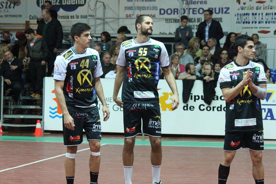 AngelXimenezBM's tweet photo. @OSCAR4GS @CordobadeBM @balonmanosalle @BMCiudadDMalaga ¡Todo lo mejor, Óscar! Agradecidos de haberte tenido con nosotros y ser parte también de nuestra historia en @ASOBAL 💪🤩 https://t.co/56vM5agam6