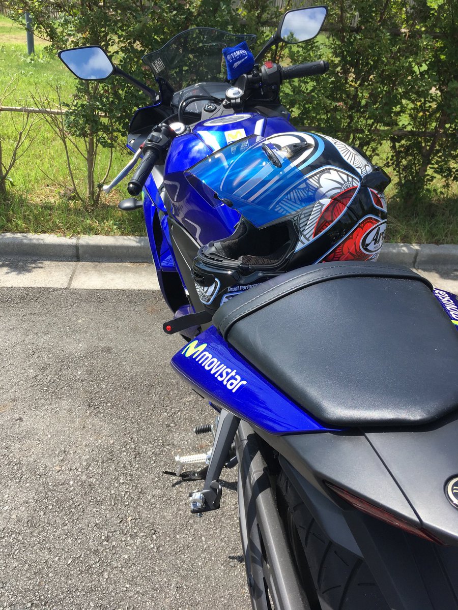 YZF7170's tweet photo. 軽い自己紹介
最近猫のことが多いから
猫のこと書く
主（仮）:明日香
猫：チャトラン
↑勝手にそう呼んでるだけ
去年の今頃現れた猫🐈
性格：甘えん坊
バイク：YZF-R25

#猫好き
#バイク好き
#今年もよろしくお願いします https://t.co/5tDABDw4TW