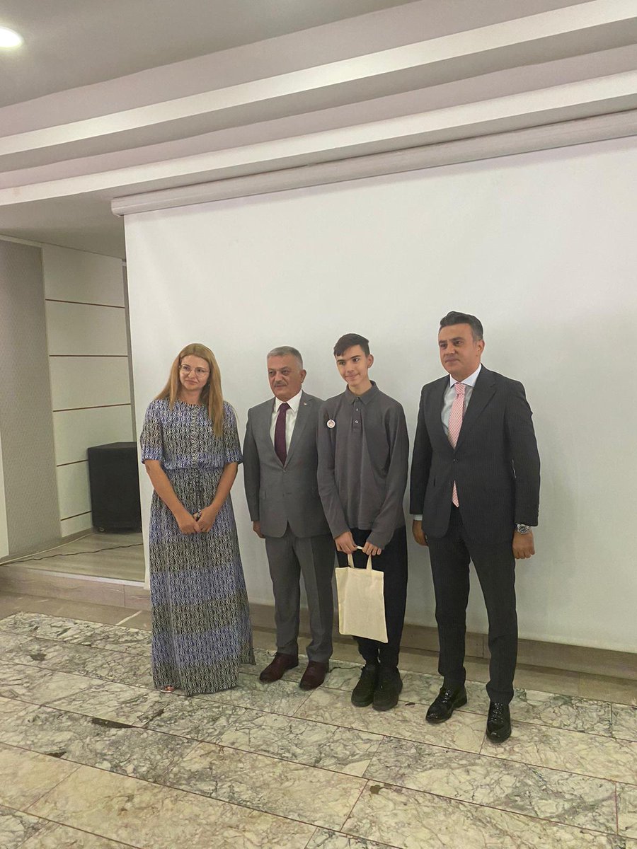 bk_alanya's tweet photo. Antalya Valimiz Sn Ersin Yazıcı ve Antalya İl Milli Eğitim Müdürümüz Sn Emre Çalışkan “LGS Şampiyonlarıyla Kahvaltı Buluşması” etkinliğinde 2023 LGS https://t.co/1HrfElFzLf öğrencimize ödüllerini takdim ettiler.
@dagozlem @ozgeeasln @serdalasl @tuna_cinar https://t.co/8V1wIVkPlT