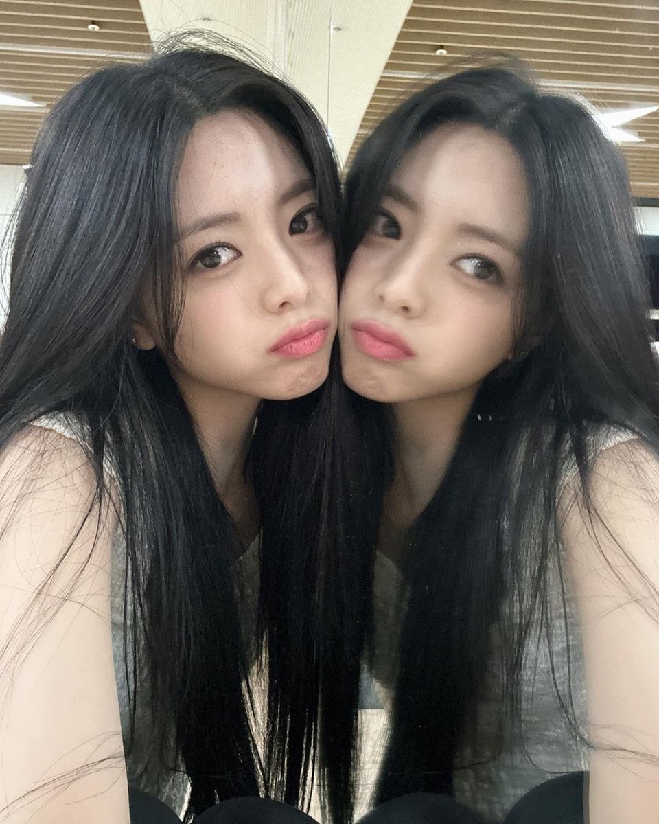 아 쌍둥이 셀카 귀여워……