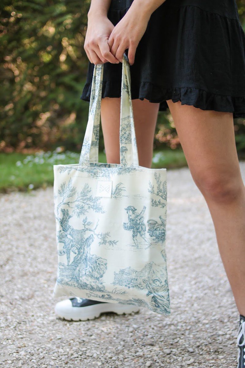 maanon_plt's tweet photo. Viens découvrir les Tote bag 🫶🏻

https://t.co/E7vB1yKy7T https://t.co/5shOvcC3aP