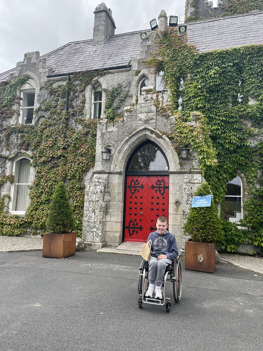 James22034777's tweet image. Yesterday I went to @Barretstown big picnic and got to see some of my good friends. 🏰 @gardainfo #seriousfun . I’m going back on the 1st August as part of my camper leader programme. Looking forward to it