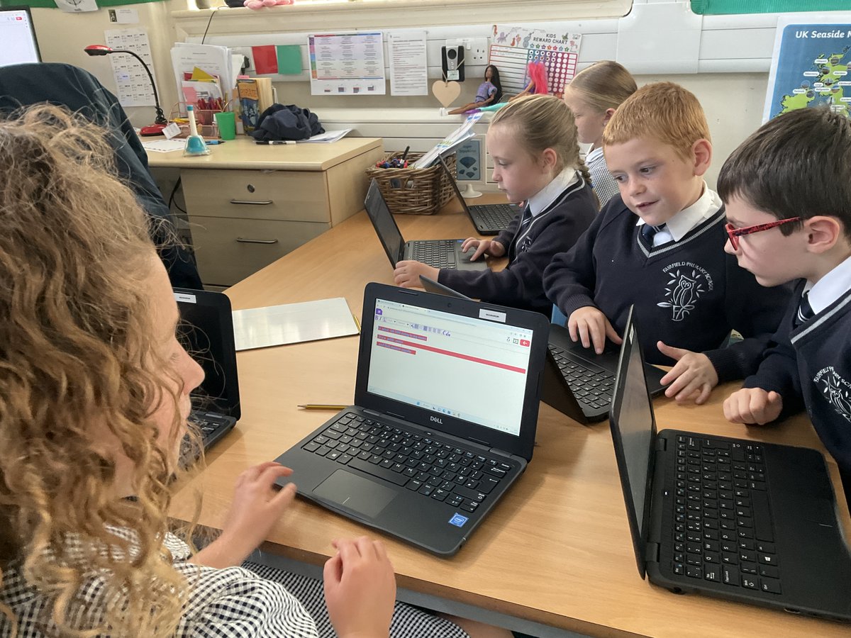 FPS_Computing's tweet image. Year Two have made notes about digital footprints. 1/2