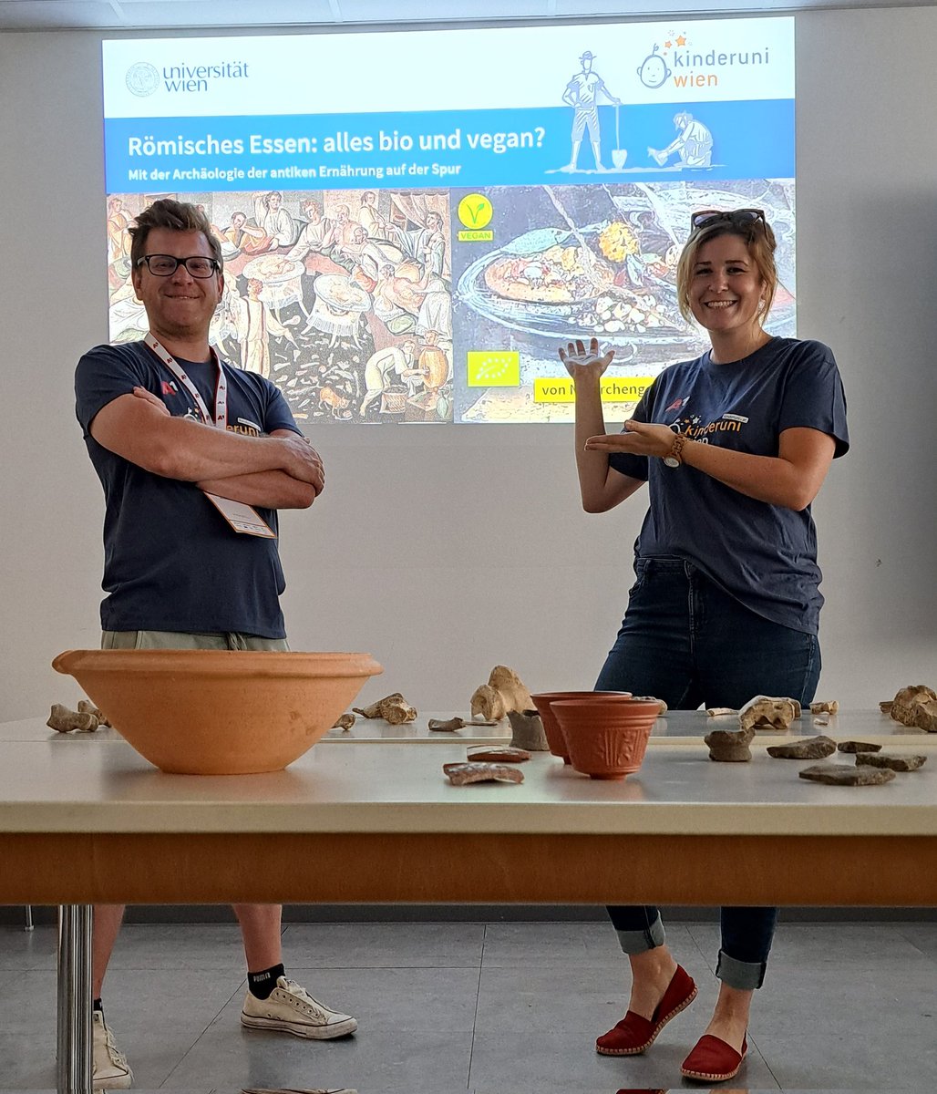 NisaIduna's tweet photo. Ready for today's session of #kinderuni2023 @univienna! Talking about Roman #food with @dominik_hagmann 🍔 #archaeology #thirdmission https://t.co/AIoPWbPx2H