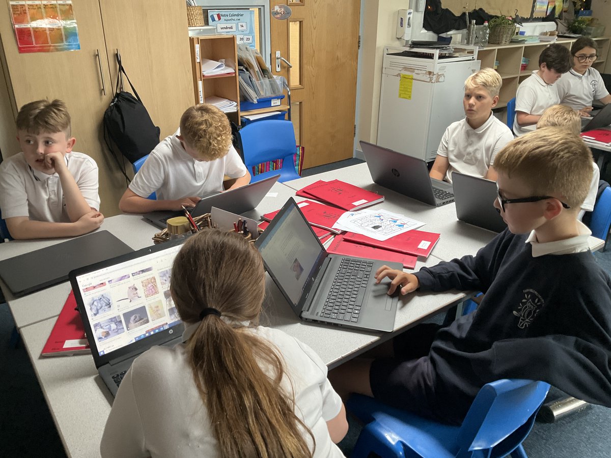 FPS_Computing's tweet image. Year 5 have been creating fact files about their favourite animals. Thanks to their improved formatting skills, they look great. 😃🖥️