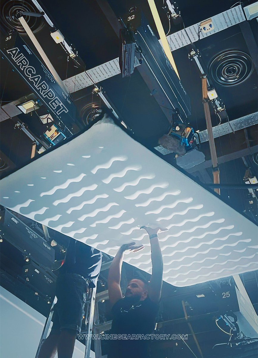 cinegearfactory's tweet photo. 𝗔𝗶𝗿𝗖𝗮𝗿𝗽𝗲𝘁 hoisting studio roof📷.

#cinegearfactory #AirCarpet #AirLight #balloonlight #airlite #cinegearfactorylight #filmlighting #gaffer #bestboy #AirSquare #AirTube #AirPillow #airfilledlight #lighting #lightman #lightop #lightrental #studiolight #cameralight #video https://t.co/ggef41gJAf