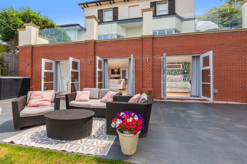 john_couch's tweet photo. NEW LISTING πΏ Ridgeway Road
Guide Β£895,000 Leasehold
π 01803 296500
π§ mail@johncouch.co.uk
#onthemarket #apartmentsforsale #home #sellingproperty
#realestate #interiordesign #architecture #estateagentstorquay #estateagentsdevon #devonproperty https://t.co/3kfbO6p2fl