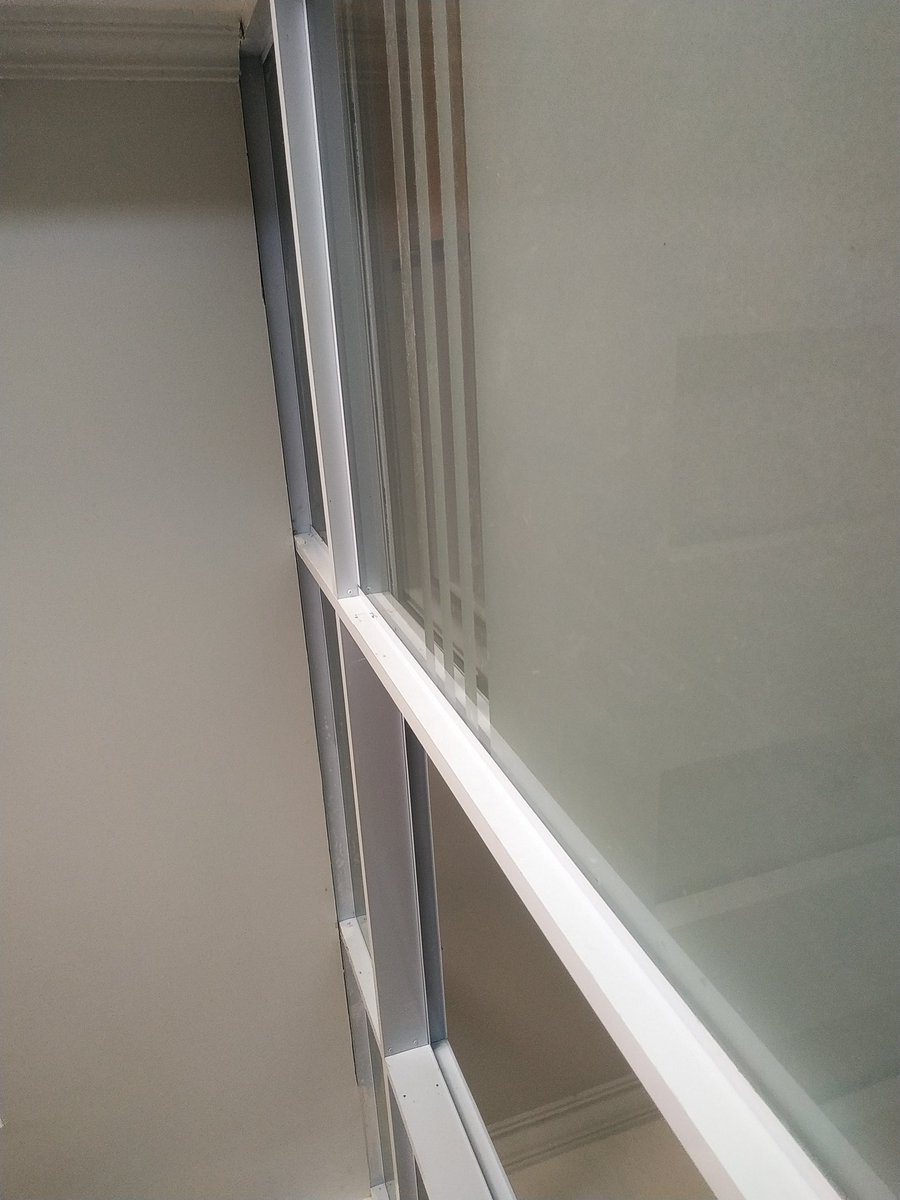 Salah satu sudut sisi atas saat berada di ruang tunggu