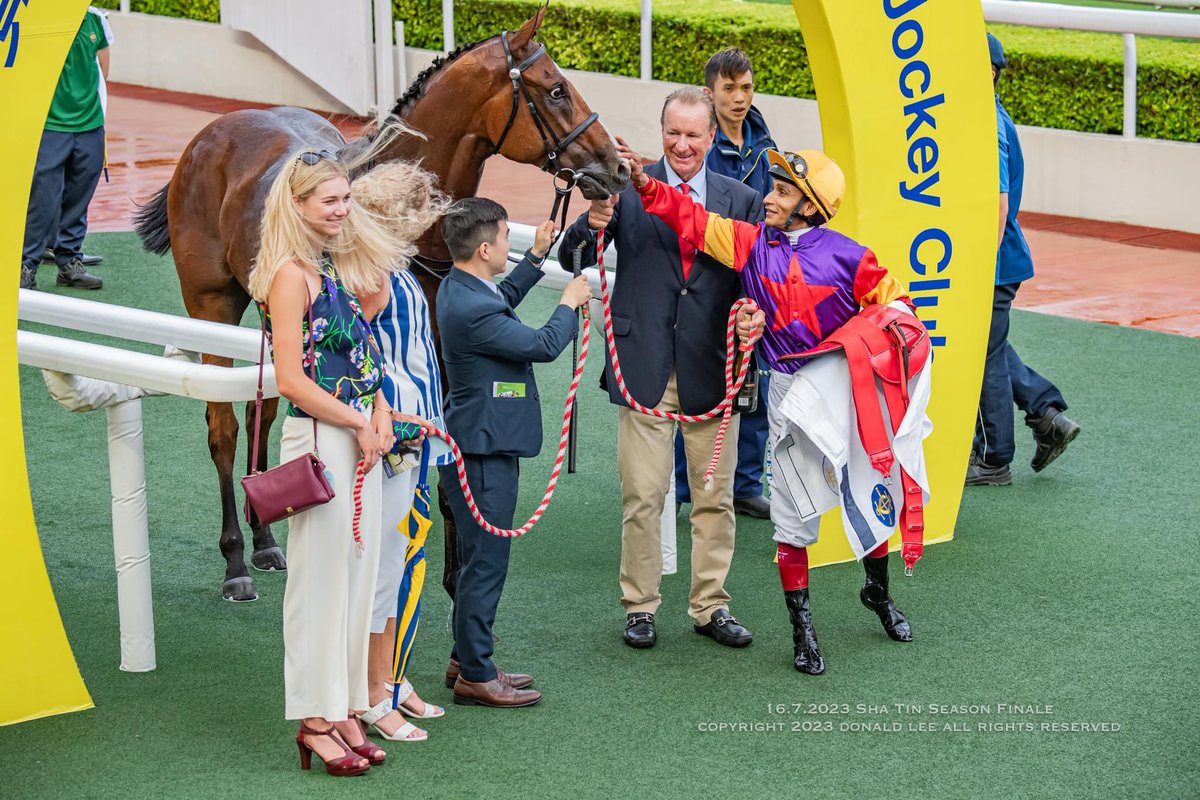 16.7.2023 Sha Tin Season Finale
Race 5 Class 4 1400m 
Parterre <a href="/KarisTeetan/">karis Teetan 田泰安</a> <a href="/BeverlyMillar10/">Beverly Millard</a> <a href="/dommillard1/">Dominique Millard</a> 
#HKracing #HorseRacing #Jockey #ShaTin #Horseracingphotography #競馬 #競馬写真