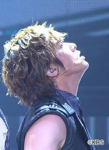 ThankUforme's tweet photo. 香港のMusic Bankの公演の時のユノは息が止まるくらいカッコいいから
みたことない方はぜひ✨
次にいつまた放送するかわかりません

#東方神起
#YUNHO #UKNOW #ユンホ
#유노윤호 
#MusicBank https://t.co/48RTJ8lJYZ