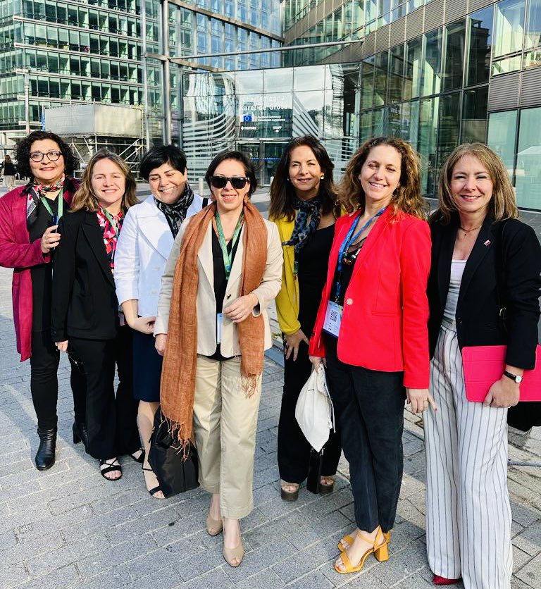 UnapymeChile's tweet photo. Comienza la Business Round Table #EuLac2023 en #Bruselas donde participa la delegación de mujeres líderes empresariales @Gianinafigueroa @Presidencia_cl #Chile #EU #inversiones #Sostenibilidad #Prosperidad #AmericaLatina #Integracion #Urzulavanderleyer #PedroSanchez #LulaDaSilva https://t.co/EZAGkFWlBr