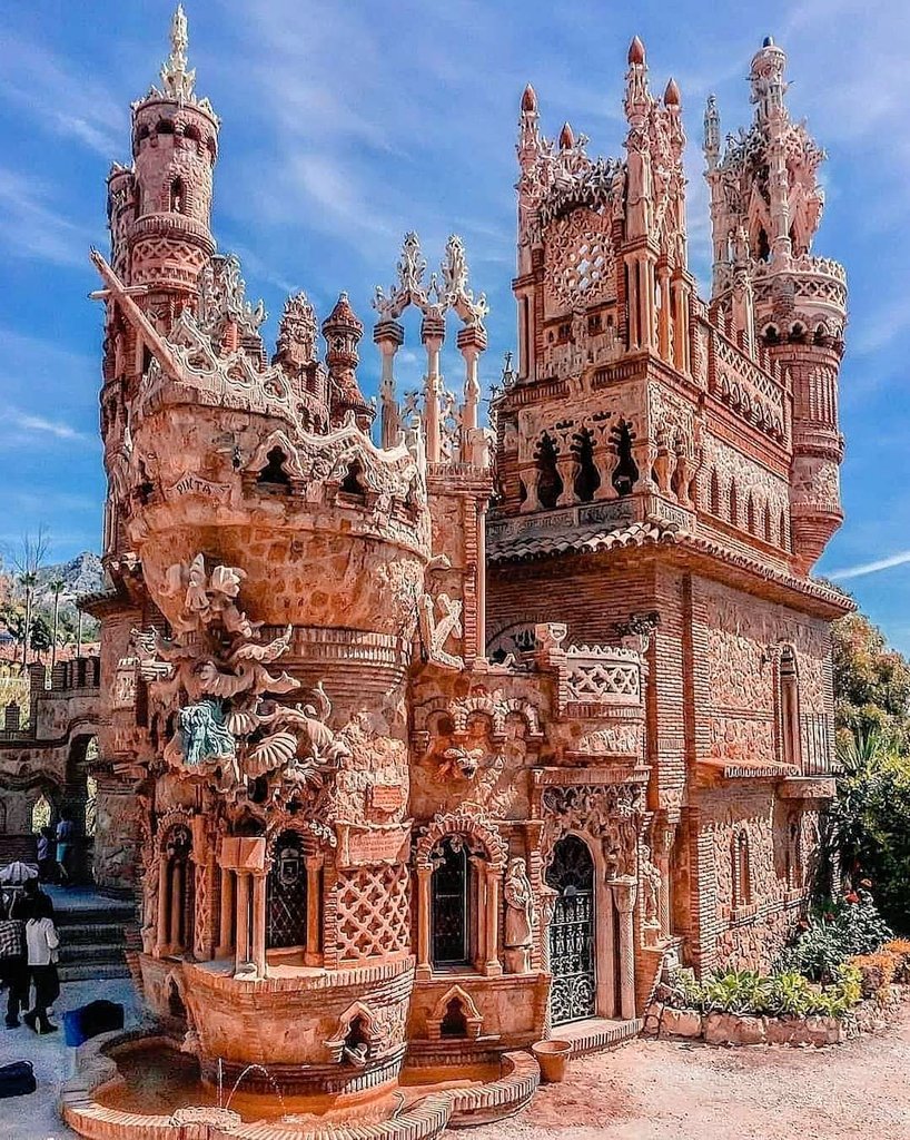 ConrothN's tweet photo. #CastillodeColomares,  #Benalmadena, #CostadelSol, #Spain 🇪🇸 is a monument. Its creator dedicated it to #ChristopherColumbus and his discovery of #America. The castle covers an area of 1500m2 which makes it the largest monument in the world dedicated to the explorer. https://t.co/MyAIp79ToJ