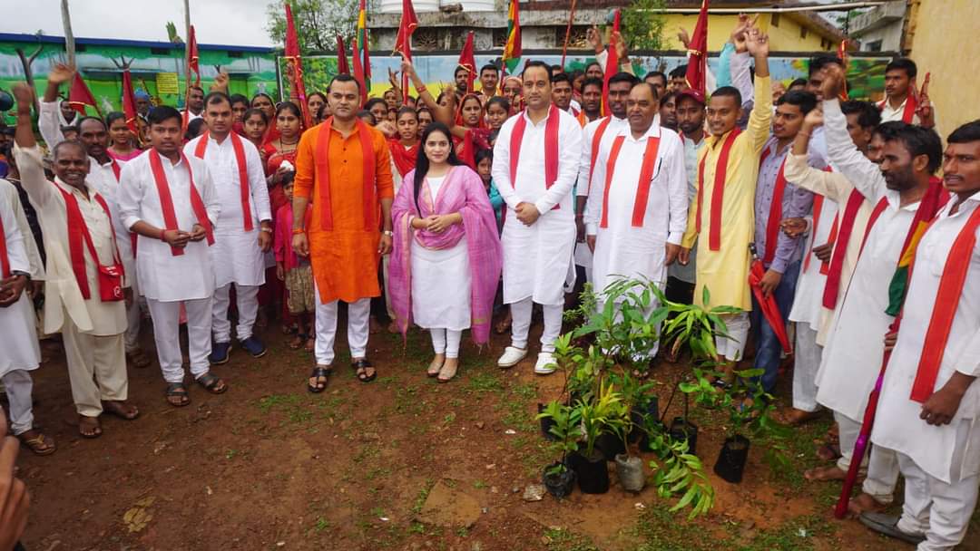 आप प्रकृति के प्रति अपने कर्तव्यों को निभाइए प्रकृति आपको कभी बेसहारा नही छोड़ेगी।

हरियाली अमावस्या की हार्दिक शुभकामनाएं 💐
#सावन