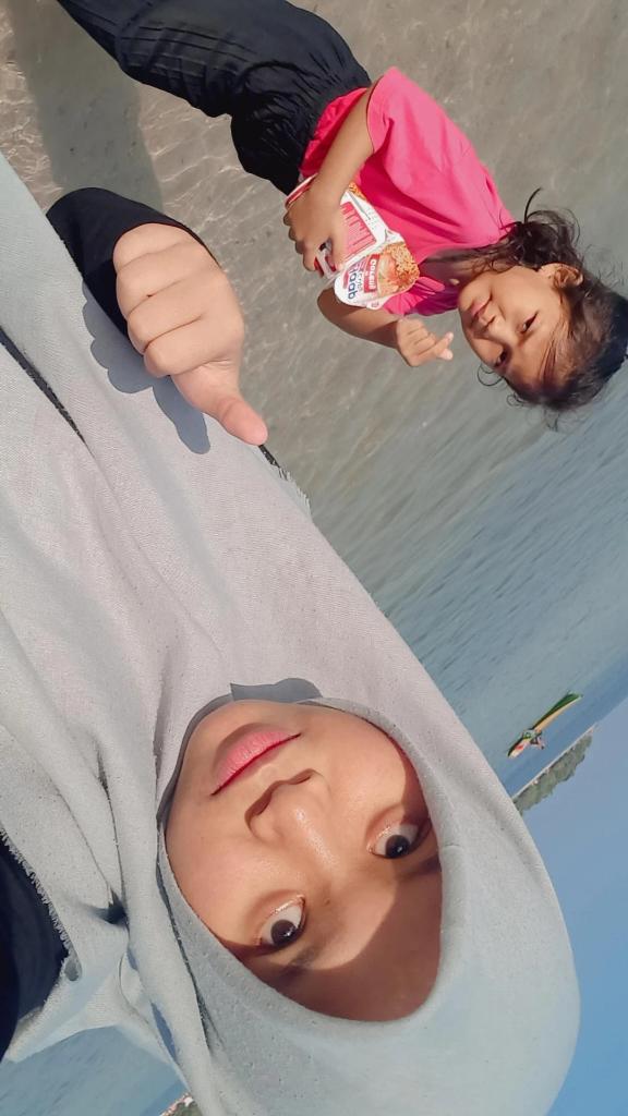 Mau pop mie aja ndadak ke laut 😀😀😃🤩😍