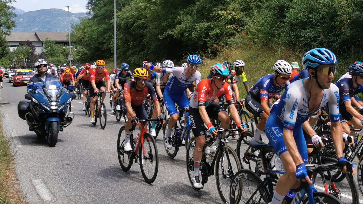 rogierweb's tweet image. Gisteren de bidon van @ElmarReinders gevangen. Tour de France kijken was weer gruwelijk vet.