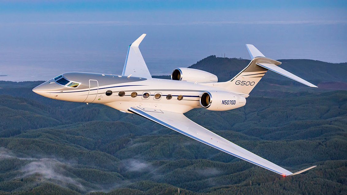 Aero_Bid's tweet photo. ✨AIRCRAFT SPOTLIGHT!✨The Gulfstream G500- an epitome of elegance, innovation and performance. With advanced avionics and a global range, this beauty seamlessly connects destinations. Safety is paramount with cutting-edge systems onboard. Ready to elevate your journey?🛩️ https://t.co/BfoeNCU2iS
