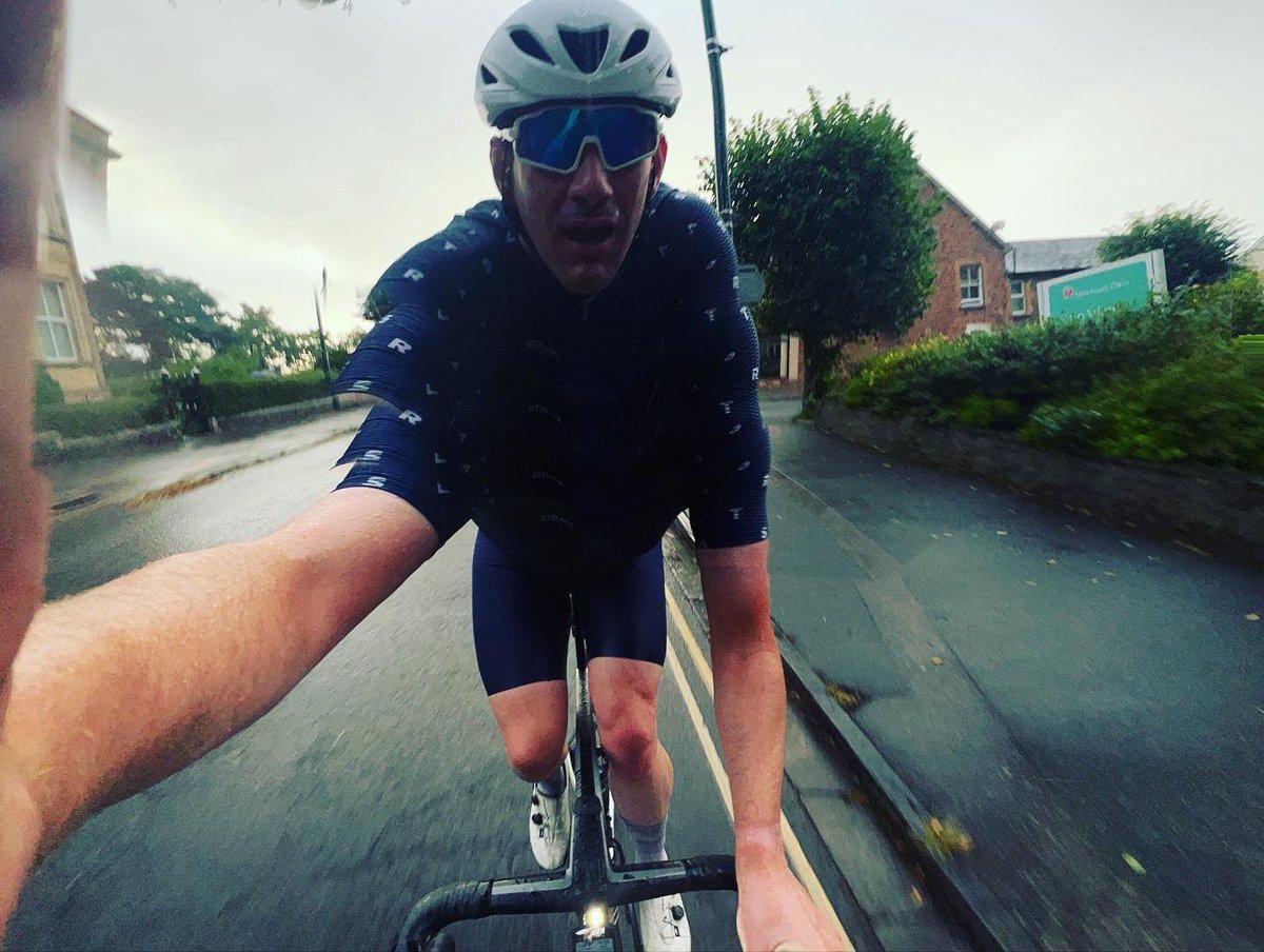 KomHunt's tweet image. When you think you’re on the wide angle photo lens but it’s on Pano mode instead #iphonephotography #cyclingshots #cyclinglife #selfie #fail