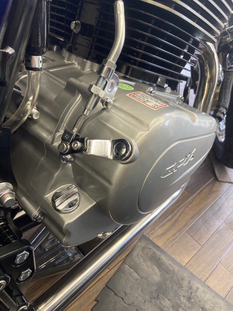 autoshopyamanak's tweet photo. 皆さんこんにちは💁‍♀️✨

GPX、Legend250のJE仕様を設置しました！
比較できるようにノーマルもありますのでぜひご来店ください👏
これからカスタム車両もアップしていきますのでよろしくお願いします〜💡

#gpx #Legend250 #バイク https://t.co/Oule03eJ5o