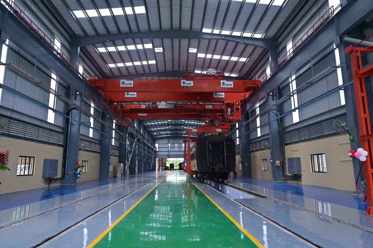 RailMinIndia's tweet photo. Revolutionising MEMU coach's Maintenance!

Catch a glimpse of the recently commissioned Khurda Road Maintenance Facility in Odisha, which will allow easy maintenance of MEMU coaches. https://t.co/bcqR9xONfO