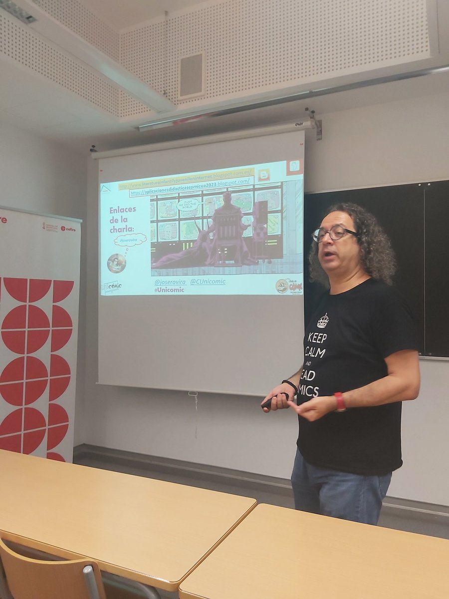Neferchitty's tweet photo. @joseroviracollado nos conquista con su conferencia inaugural #cómicyeducaciónUA y hace un homenaje al gran Ibáñez #Unicomic @ua_universidad https://t.co/mLoDe5DyN7