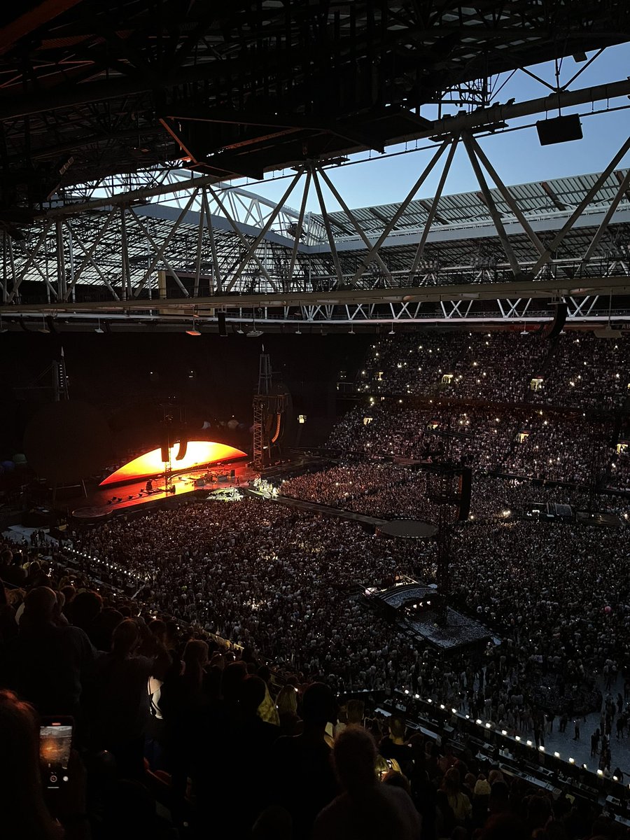 Sandro1897's tweet photo. #ColdplayAmsterdam https://t.co/QeD4pPXkLk