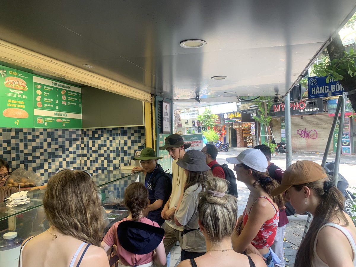IGSHumanities's tweet photo. First explore around Hanoi and grabbing some lunch! @Ilkleygrammar https://t.co/60DJAKQ5eo