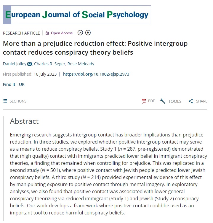 Reducing conspiracy beliefs is tough. 

In new work, we find that positive intergroup contact can reduce intergroup conspiracy beliefs.

Read 'More than a Prejudice Reduction Effect: Positive Intergroup Contact Reduces Conspiracy Theory Beliefs' in EJSP onlinelibrary.wiley.com/doi/full/10.10… 🧵