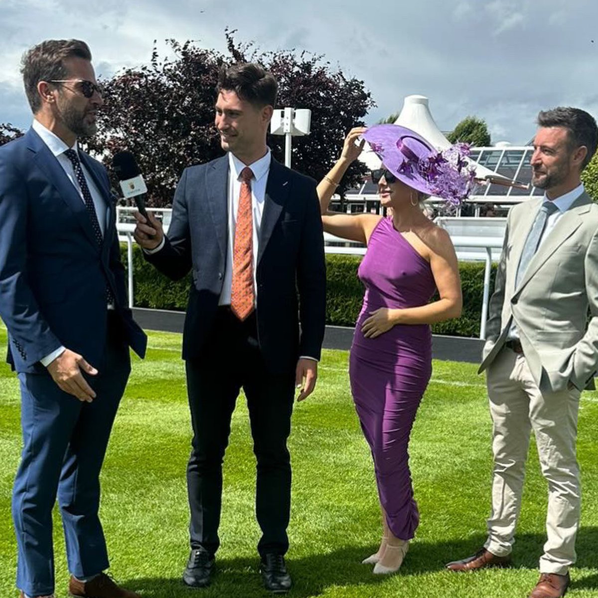 AndreasClosetAC's tweet image. As a hat designer I love seeing my creations come to life. Thank you @justinemjones for making it possible .

. the last photo is a bit of the process🙈🙈
 
#hatdesigner #milliner #uniquehat #actriss #redcapertstyle