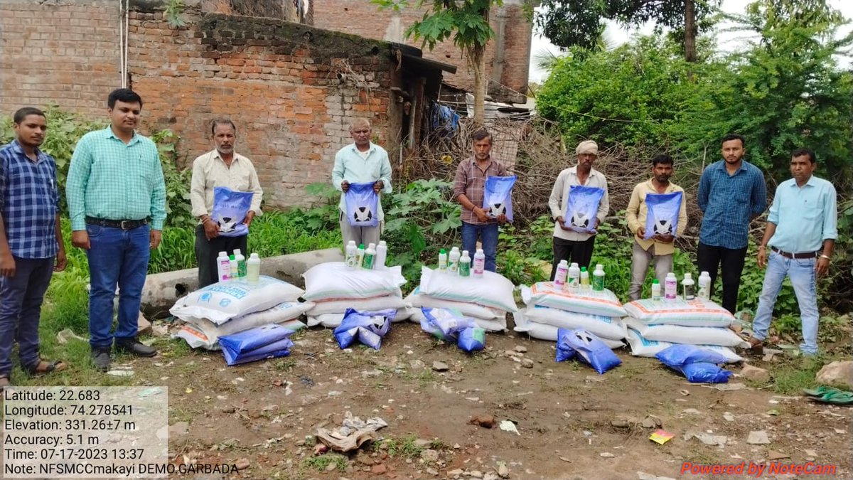 ➖🔺આજ રોજ દાહોદ જિલ્લાનાં ગરબાડા તાલુકામાં વર્ષ ૨૦૨૩-૨૪ NFSM CC યોજનામાં નિદર્શન ઘટક હેઠળ ફાળવેલ લક્ષાંક મુજબ કીટ મકાઈ🌽  અને એટસોર્સ ઘટકમાં નીમ ઓઇલ,NPK કલ્ચર, માઇકોરાઇઝા ગ્રેન્યુલ્સ, વિતરણ કરવામાં આવ્યું