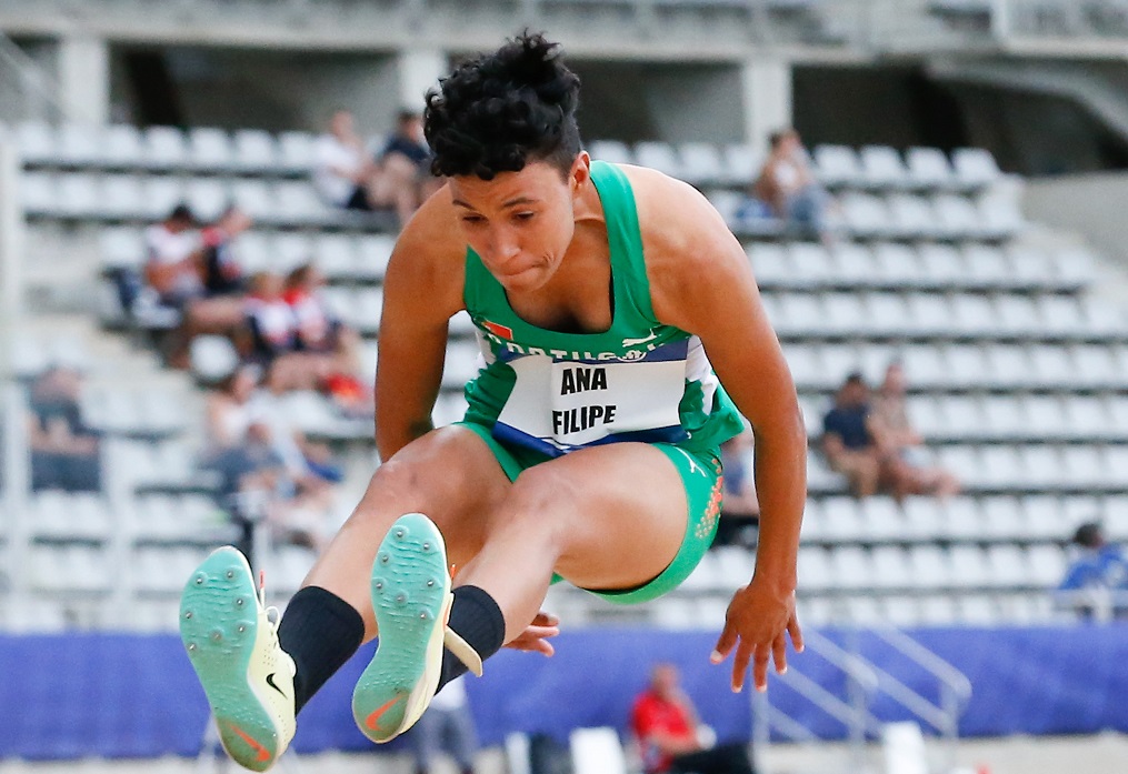 Ana Filipe foi o destaque português na jornada competitiva de ontem, domingo, 16 de julho, no Campeonato do Mundo de Atletismo Paris’2023 que está a decorreu no Estádio Charléty, em Paris. A atleta concluiu a prova de salto em comprimento T20 no oitavo lusojornal.com/ana-filipe-sal…