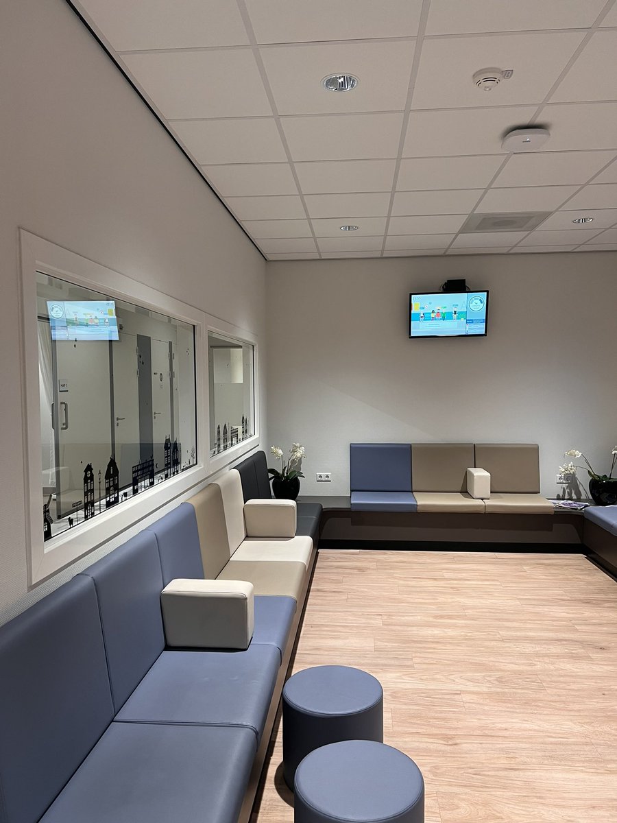 davidnaylor1965's tweet photo. Dutch A &amp; E 10pm Sunday. Health issue, campsite owner phoned Dr - advised to go to hospital arrived only person there and saw a doctor in 2 mins and meds from pharmacy 10 mins later. Driven by the campsite owner. The kindness of strangers and a great health system. Thank you 🇳🇱😀 https://t.co/5AhESSPati