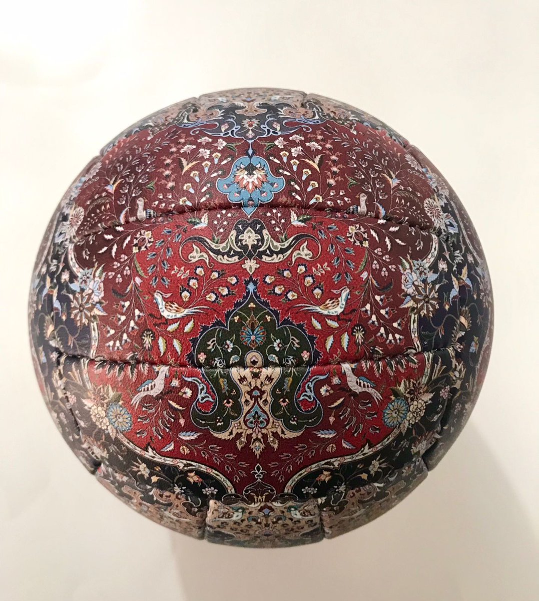 RAGECustom's tweet image. And the real fun part is that this #volleyball is actually match quality 😁

So if your are still wondering if we can bring your customization idea to life, visit us at ragecustom.com and let's discuss 😊