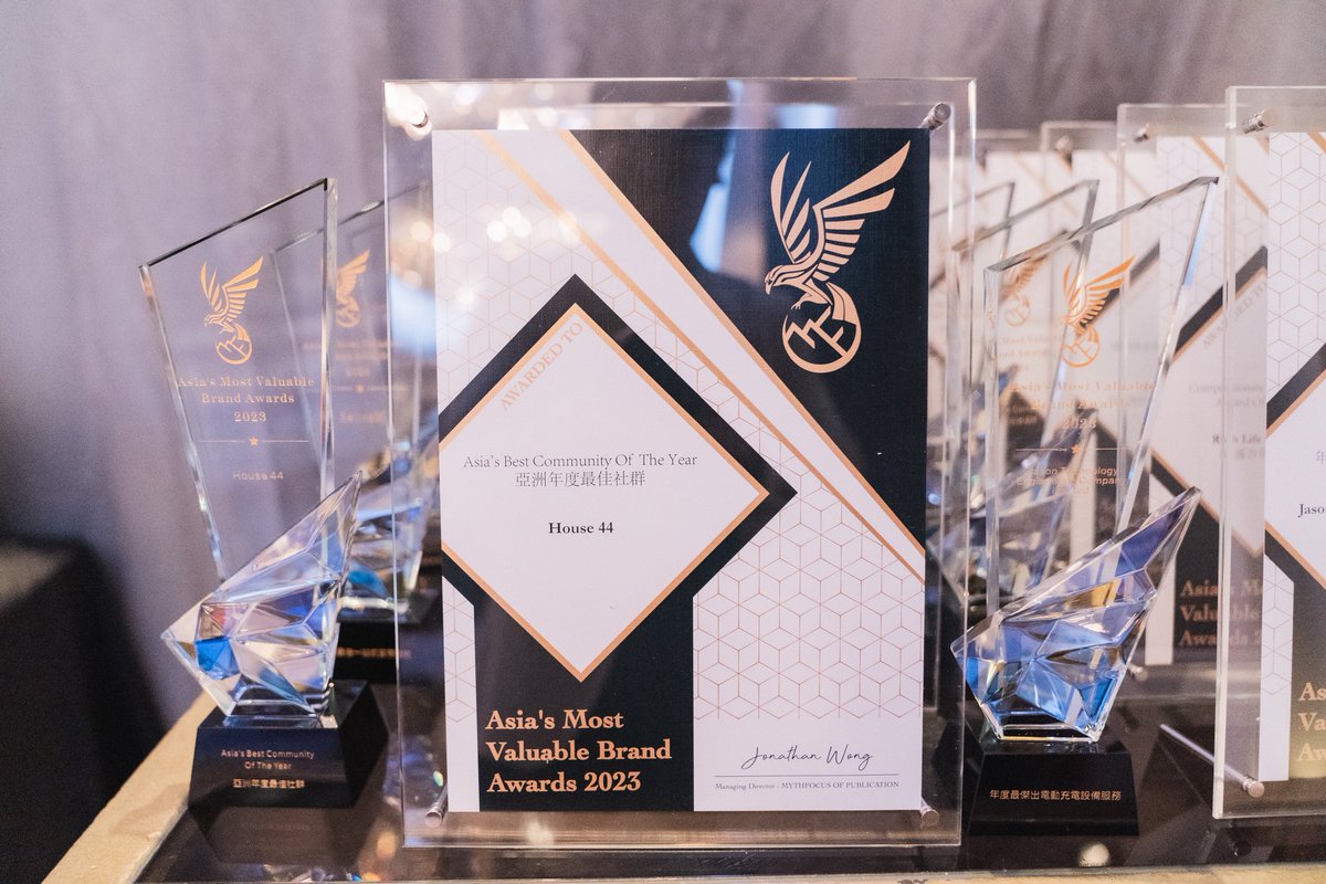House44_io's tweet photo. Highlights of Asia’s Most Valuable Awards 2023, and the moment House 44 won “Asia’s Best Community of the Year”. 🏆
#house44 #asiasmostvaluablebrandsawards2023 #amvb #clubofthefuture #awards #winner #justthebeginning #bestcommunity https://t.co/NMZNSGeTuc