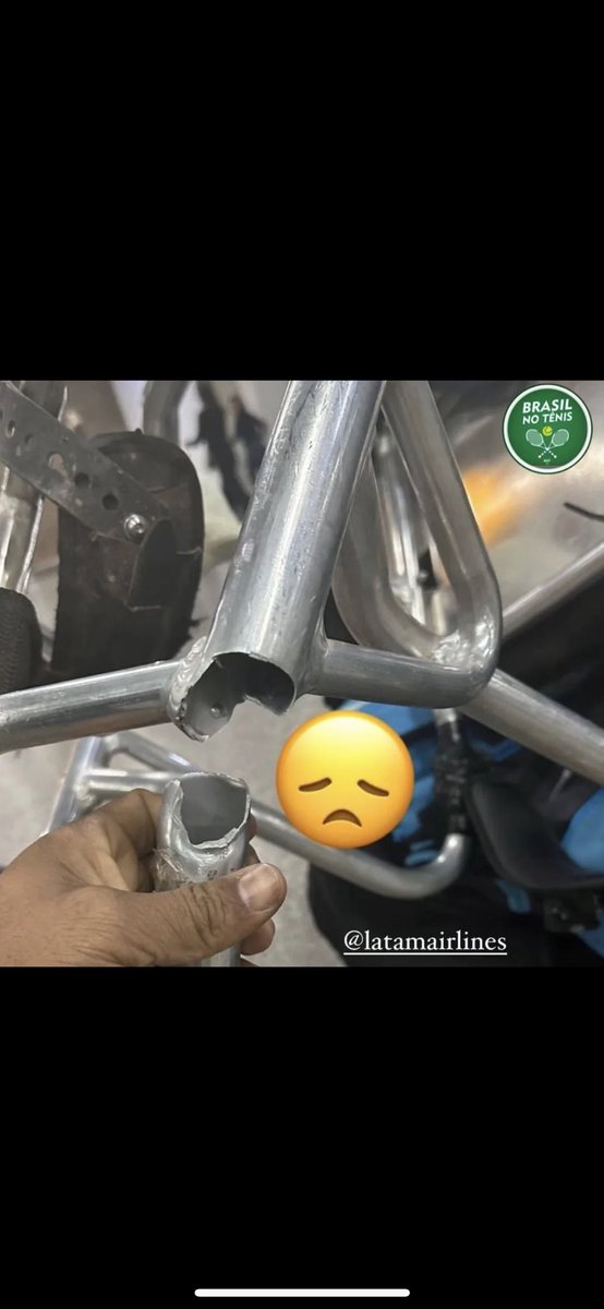 BrunoSoares82's tweet photo. E aí @LATAM_BRA ??? Não vão fazer nada? Absurdo a falta de respeito. 
Galera, vamos repostar por favor. A mensagem tem q chegar no maior número possível de pessoas. https://t.co/3QBvQ1S1QZ