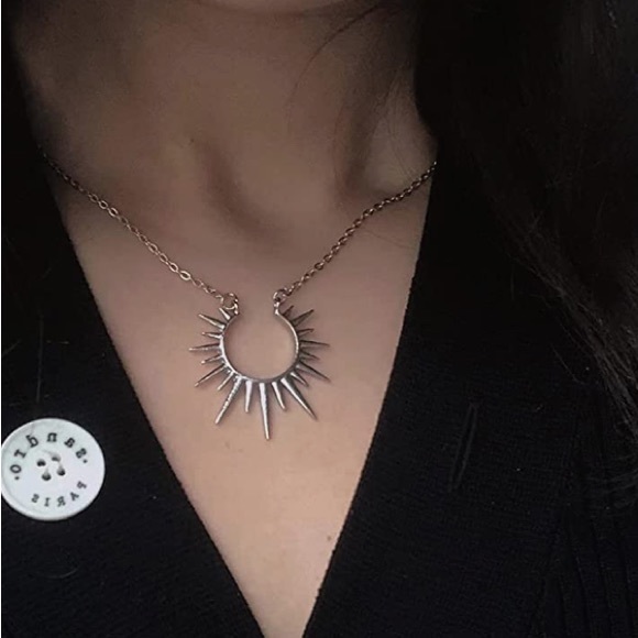 FashionB00's tweet photo. So good I had to share! Check out all the items I'm loving on @Poshmarkapp from @Josephines25bo1 #poshmark #fashion #style #shopmycloset #lovelyrosetta #chicnation #torrid: https://t.co/IQOgF4gLJw https://t.co/bo3wRqwSE0