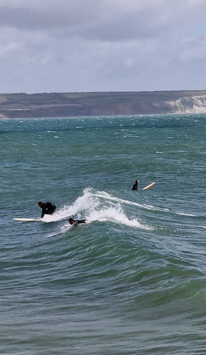 pickingill's tweet photo. Surf's up at #hopebeach #shanklin #isleofwight https://t.co/nNQCjimW0h