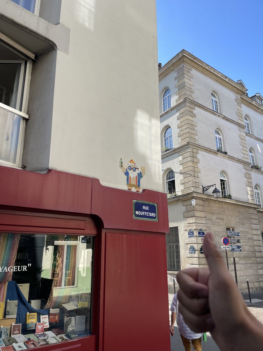 Crypto7_N7's tweet photo. I see JOE everywhere #JoeInParis

#EthCC @traderjoe_xyz @cryptofishx https://t.co/3hrkb56wXE