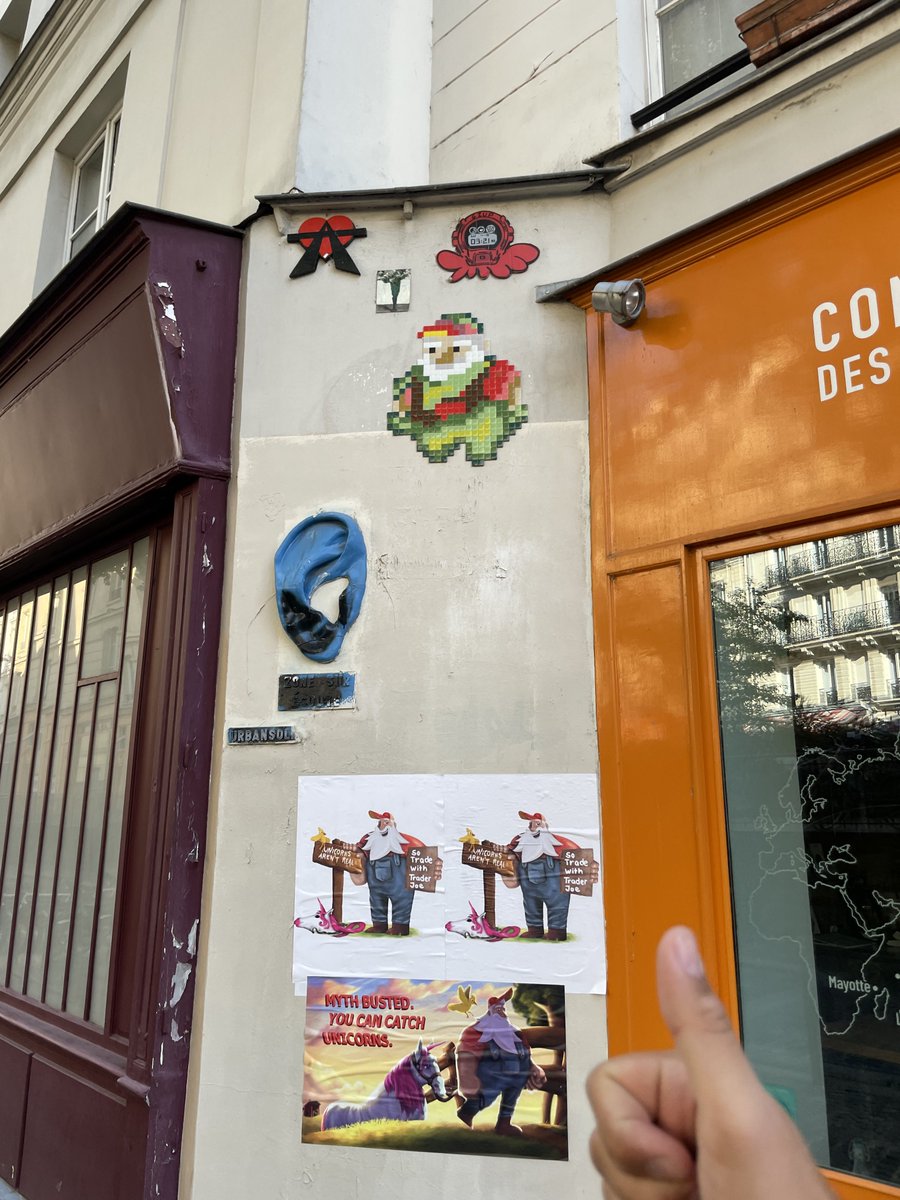 Crypto7_N7's tweet photo. I see JOE everywhere #JoeInParis

#EthCC @traderjoe_xyz @cryptofishx https://t.co/3hrkb56wXE
