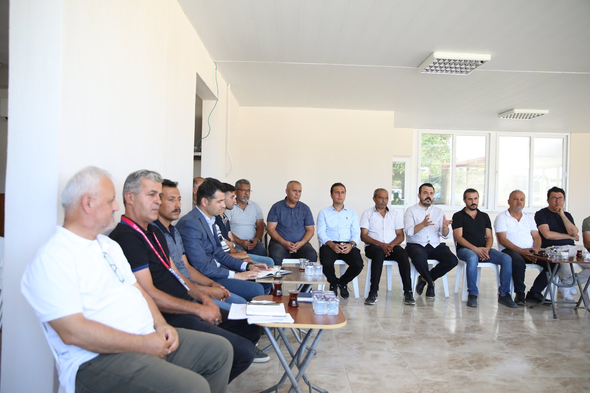 AdemMuratYucel's tweet photo. Fen İşleri Müdürlüğü'müzde doğu, batı ve merkez şantiyelerimizde görevli çavuşlarımızla bir araya gelerek değerlendirme toplantısı gerçekleştirdik.

Alanya'mıza hizmetin en hızlı ve en kalitelisini sunmak adına üretmeye ve çalışmaya devam edeceğiz. https://t.co/v0EiSnazTL