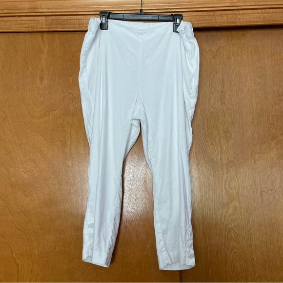 KoloredM's tweet photo. So good I had to share! Check out all the items I'm loving on @Poshmarkapp #poshmark #fashion #style #shopmycloset #jjill #loft #chaps: https://t.co/31QuoWaEAW https://t.co/oXmyB87L9J