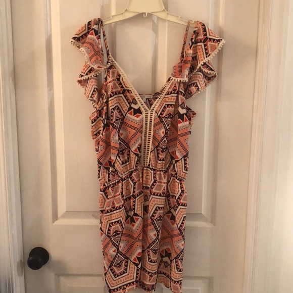theposhdoc's tweet photo. So good I had to share! Check out all the items I'm loving on @Poshmarkapp from @Symply_Unique @Michellej46795 #poshmark #fashion #style #shopmycloset #charlotterusse #columbia #demdaco: https://t.co/KXaTJlKBZ7 https://t.co/aoKUGjAG32