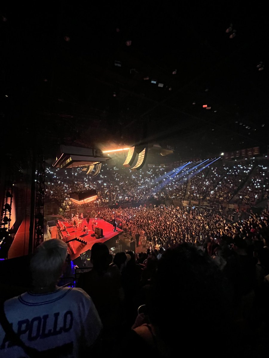 untitledstatic's tweet photo. god I love being emo.

#paramoreSD https://t.co/qXbFqtjeln