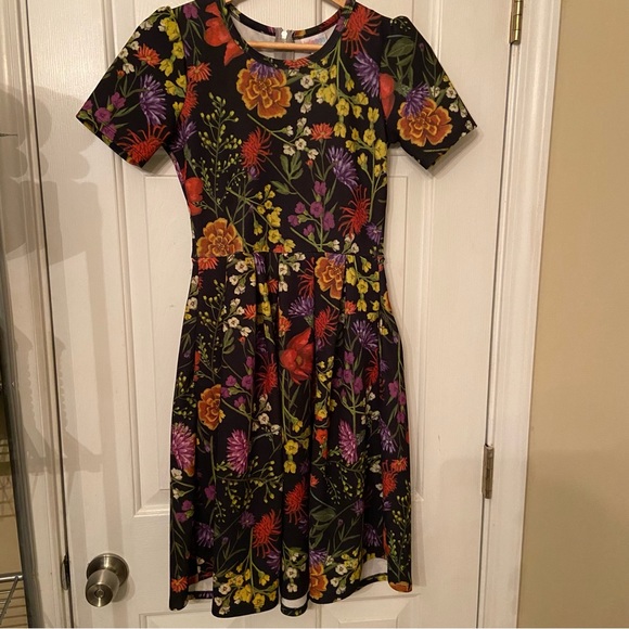 So good I had to share! Check out all the items I'm loving on <a href="/Poshmarkapp/">Poshmark</a> from <a href="/trenderz2/">trenderz</a> <a href="/AllyK76/">Ally</a> #poshmark #fashion #style #shopmycloset #qvc #torrid #lularoe: posh.mk/DJ0uqUofvBb