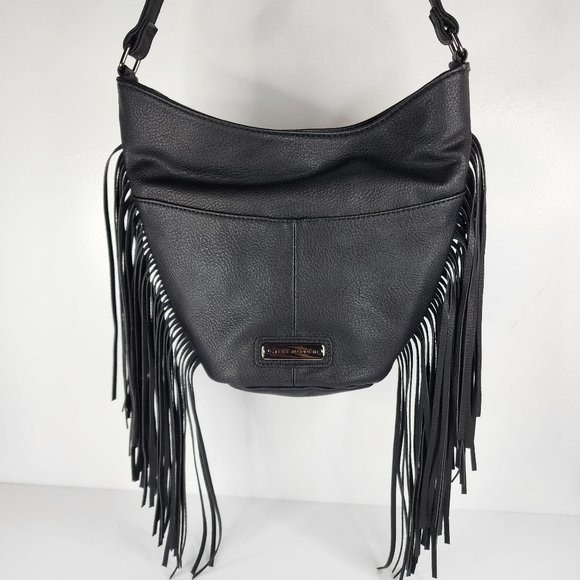 Walker962J's tweet photo. So good I had to share! Check out all the items I'm loving on @Poshmarkapp #poshmark #fashion #style #shopmycloset #vitalfinds #stevemadden: https://t.co/t57tl8FG2d https://t.co/D7XD9adHqy