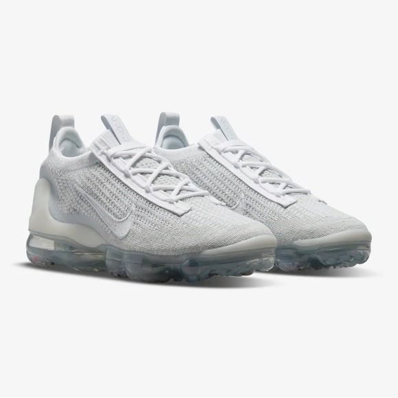 DanaBaker321's tweet photo. So good I had to share! Check out all the items I'm loving on @Poshmarkapp from @lcgDesigns22 #poshmark #fashion #style #shopmycloset #nike #maurices #halstonheritage: https://t.co/zo5pY1UWXk https://t.co/dXGYq03yKg
