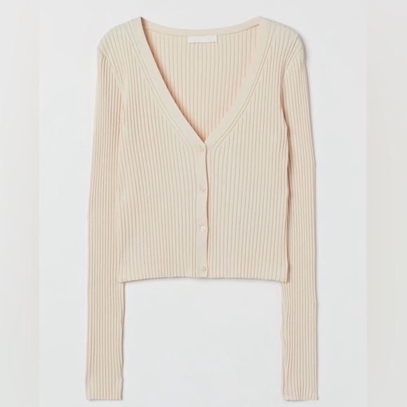 brookswebstore1's tweet photo. So good I had to share! Check out all the items I'm loving on @Poshmarkapp #poshmark #fashion #style #shopmycloset #hm #pinkvictoriassecret: https://t.co/1GHWjZdIDt https://t.co/crPOWSFO21